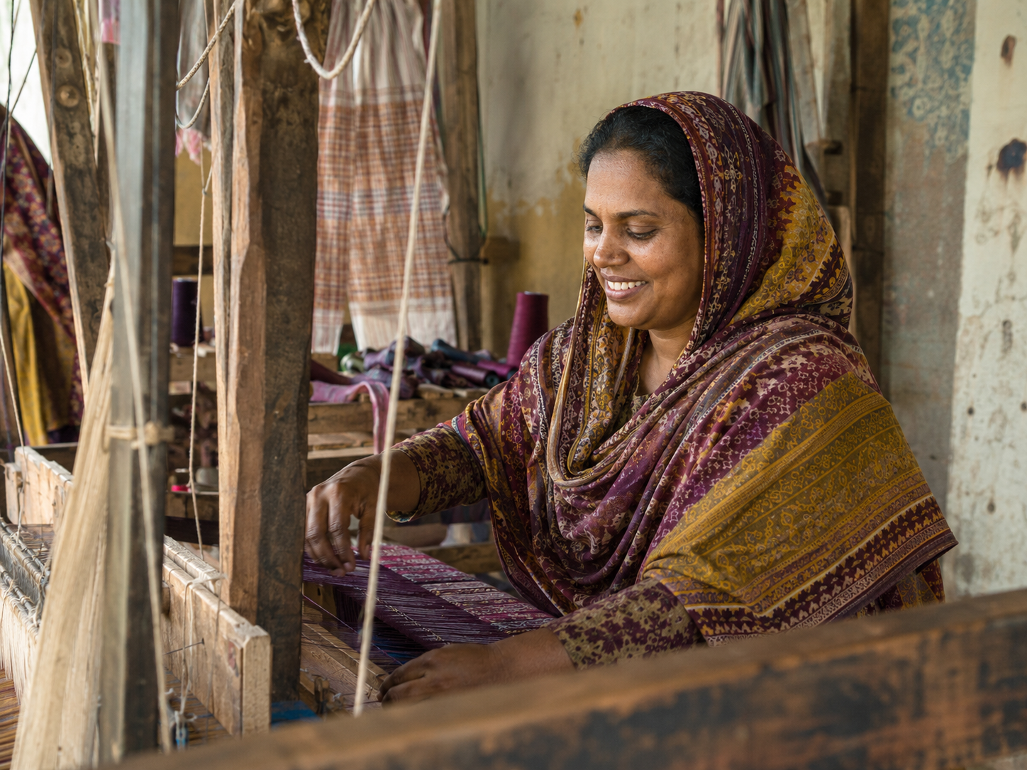 Farida at the loom